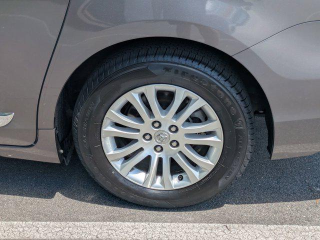 2017 Toyota Sienna XLE Premium 8 Passenger