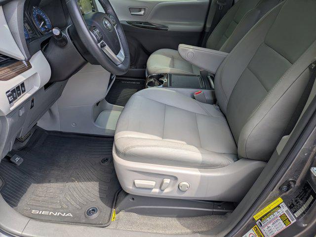 2017 Toyota Sienna XLE Premium 8 Passenger