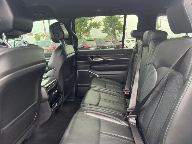 2022 Jeep Wagoneer Series II 4x2