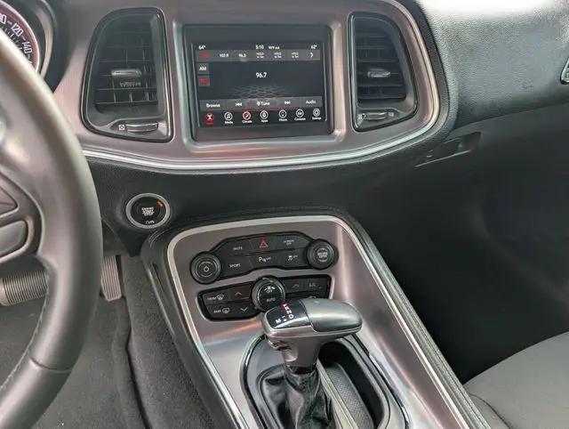 2022 Dodge Challenger SXT