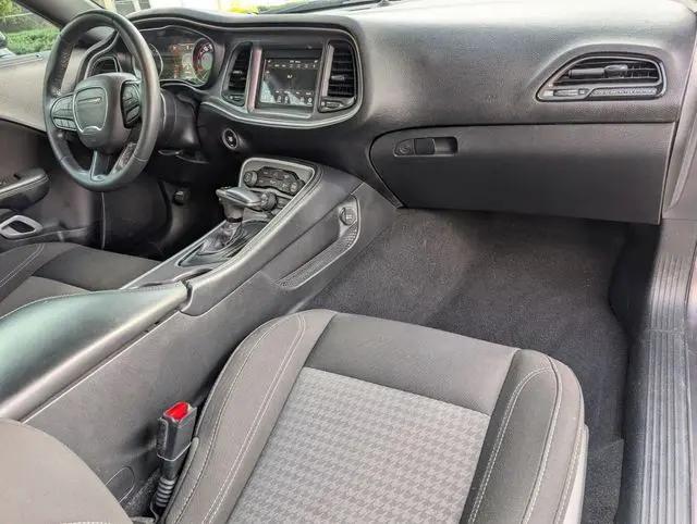 2022 Dodge Challenger SXT