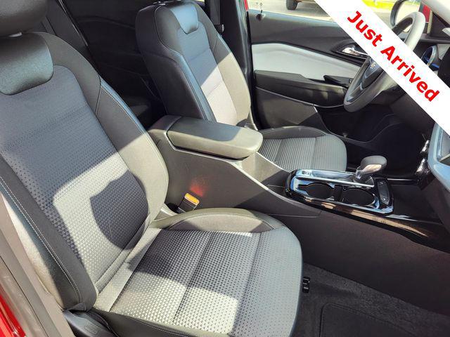 2025 Chevrolet Trax FWD LT