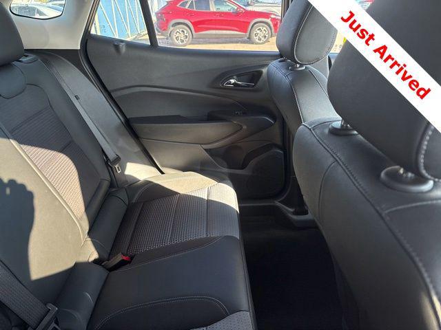 2025 Chevrolet Trax FWD LT