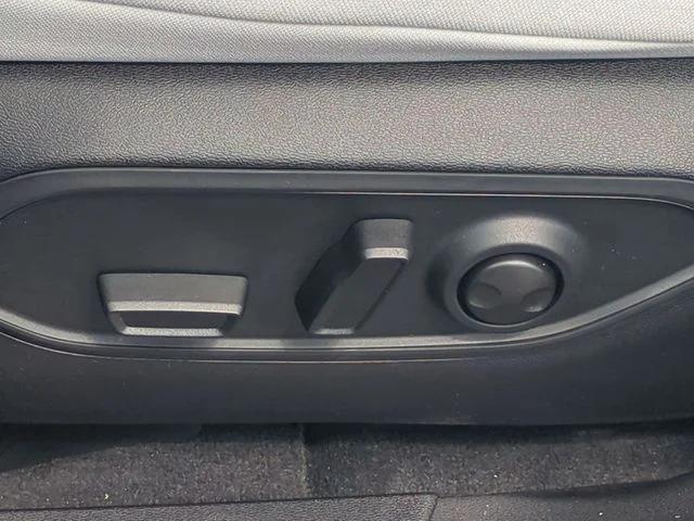 New 2026 Sting-Gray Clear-Coat Exterior Paint Jeep Laredo image 17