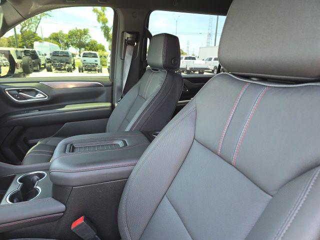 2023 Chevrolet Suburban 4WD RST