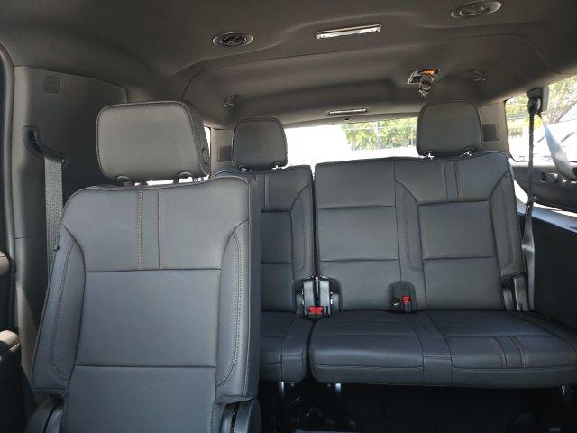 2023 Chevrolet Suburban 4WD RST