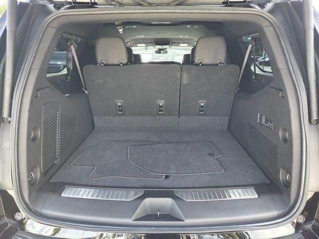 2023 Chevrolet Suburban 4WD RST
