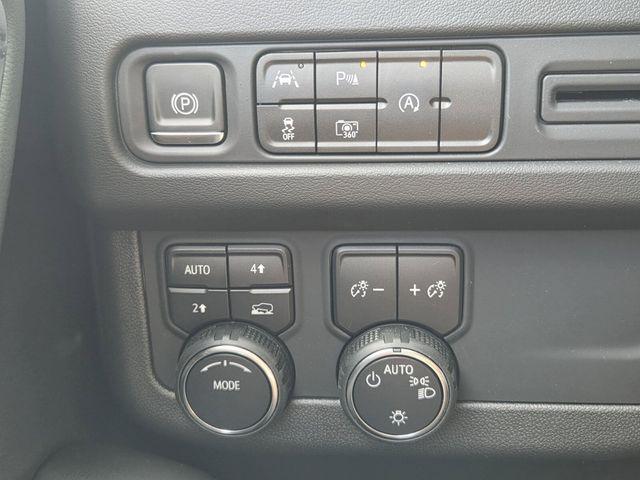 2023 Chevrolet Suburban 4WD RST