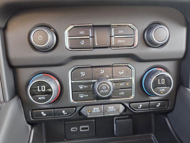 2023 Chevrolet Suburban 4WD RST