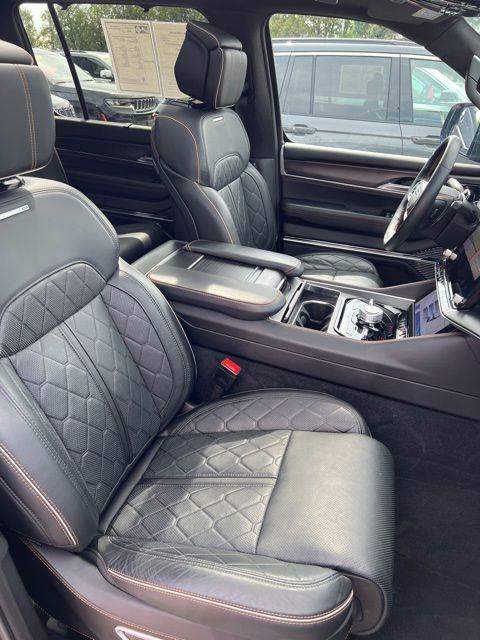 2025 Jeep Grand Wagoneer Series III Obsidian 4x4