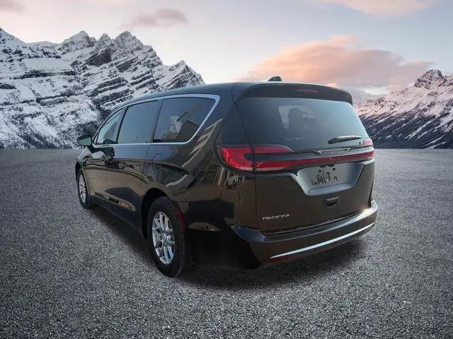 2027 Chrysler Pacifica Select