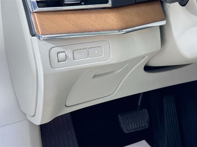 2017 Volvo XC90 Hybrid T8 Inscription