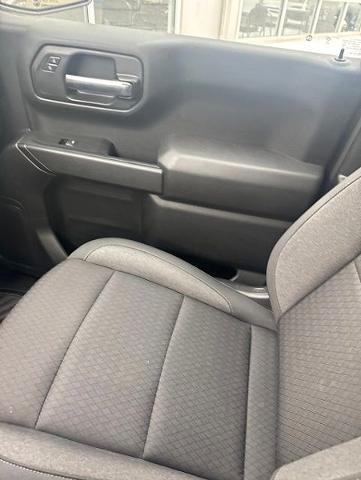 2024 Chevrolet Silverado 1500 4WD Double Cab Standard Bed Custom