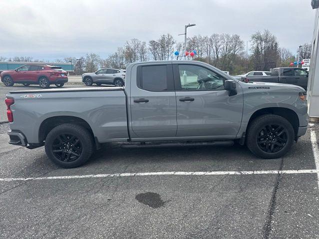 2024 Chevrolet Silverado 1500 4WD Double Cab Standard Bed Custom