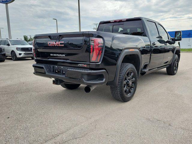 2025 GMC Sierra 2500HD 4WD Crew Cab Standard Bed AT4