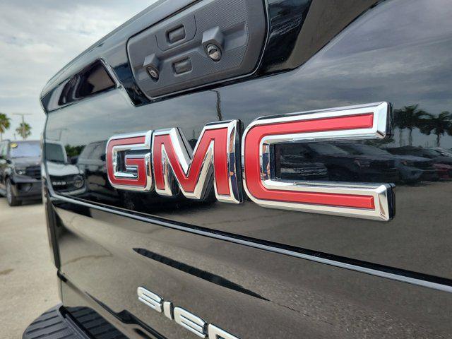 2025 GMC Sierra 2500HD 4WD Crew Cab Standard Bed AT4