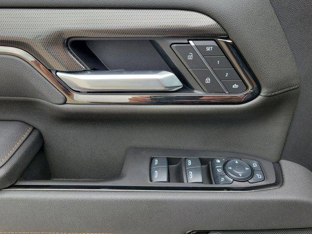 2025 GMC Sierra 2500HD 4WD Crew Cab Standard Bed AT4