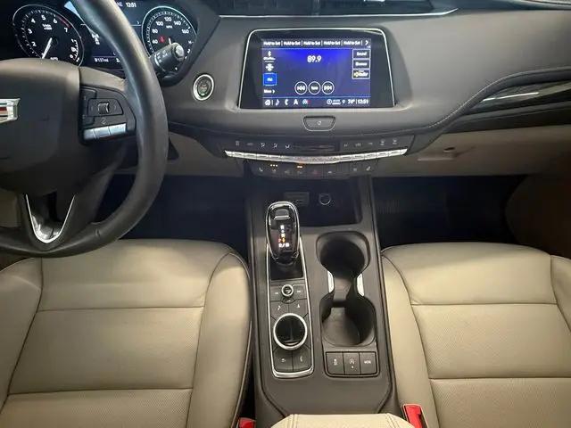 2022 Cadillac XT4 FWD Premium Luxury
