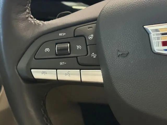 2022 Cadillac XT4 FWD Premium Luxury