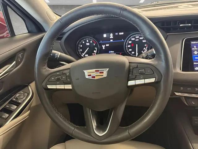 2022 Cadillac XT4 FWD Premium Luxury