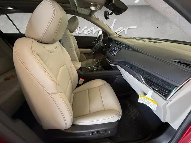 2022 Cadillac XT4 FWD Premium Luxury