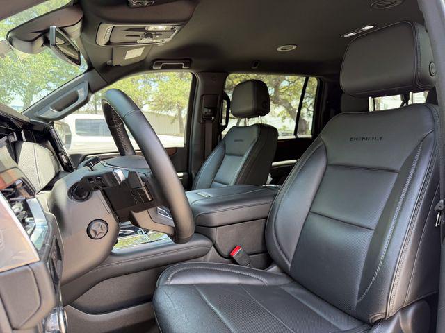 2025 GMC Yukon XL 4WD Denali
