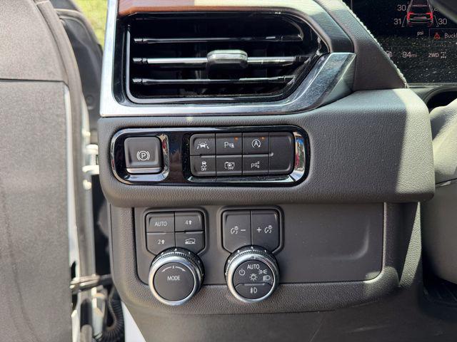 2025 GMC Yukon XL 4WD Denali