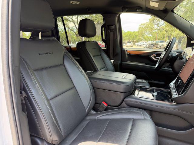 2025 GMC Yukon XL 4WD Denali