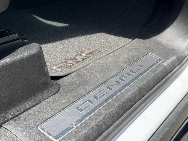 2025 GMC Yukon XL 4WD Denali