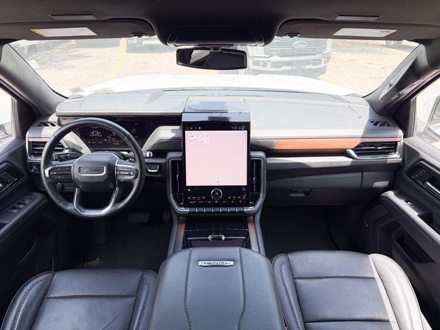 2025 GMC Yukon XL 4WD Denali