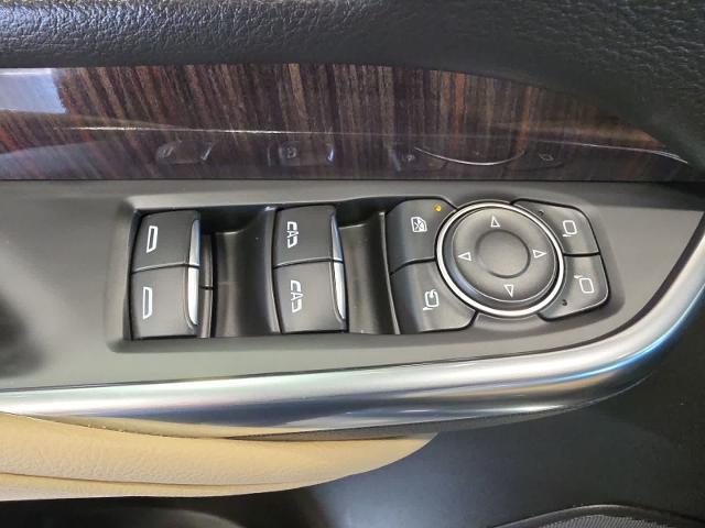 2025 Cadillac XT4 AWD Premium Luxury
