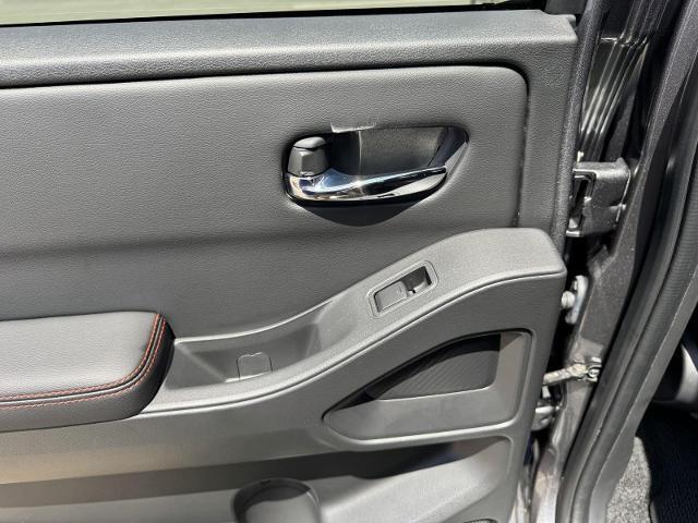 2025 Nissan Frontier Crew Cab PRO-X 4x2