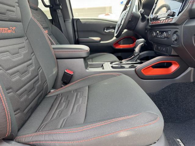 2025 Nissan Frontier Crew Cab PRO-X 4x2