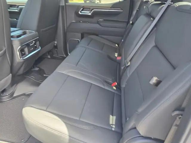 2026 GMC Sierra 1500 Crew Cab, Short Bed, SLT, 4WD