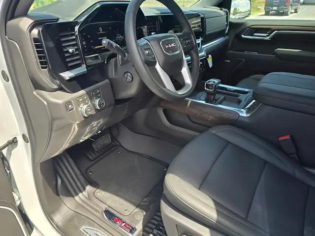 2026 GMC Sierra 1500 Crew Cab, Short Bed, SLT, 4WD