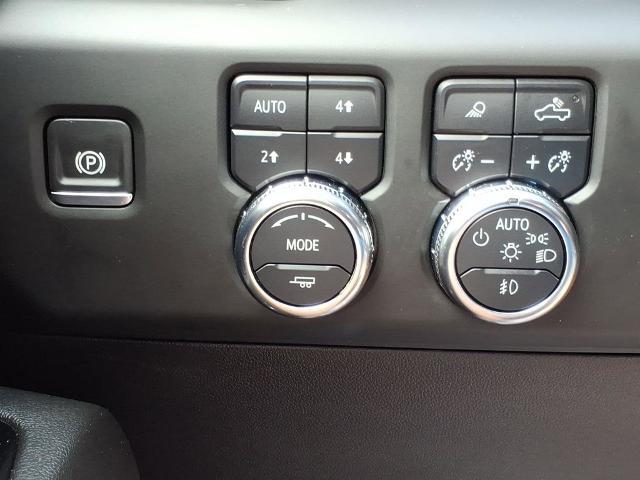 2024 GMC Sierra 1500 4WD Crew Cab Short Box AT4