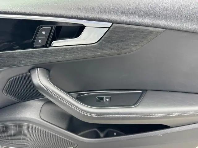 2024 Audi A4 Premium Plus 45 TFSI S line quattro S tronic