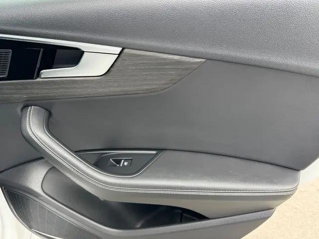 2024 Audi A4 Premium Plus 45 TFSI S line quattro S tronic
