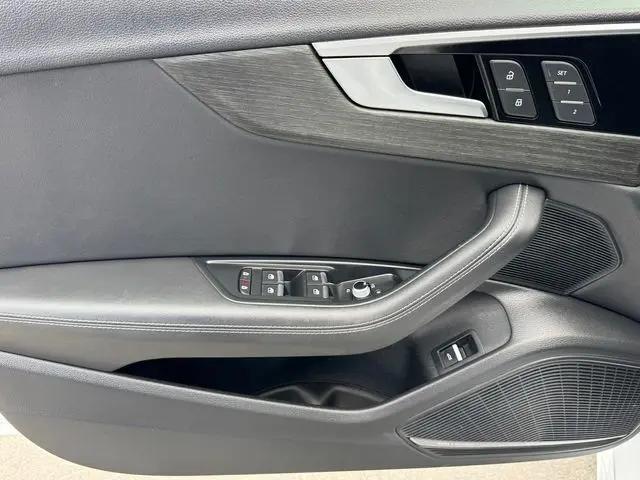 2024 Audi A4 Premium Plus 45 TFSI S line quattro S tronic