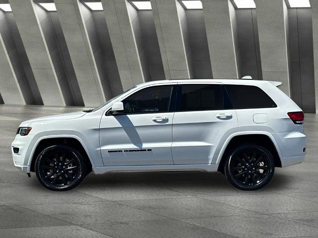 2022 Jeep Grand Cherokee Laredo X 4x4