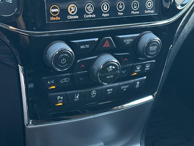 2022 Jeep Grand Cherokee Laredo X 4x4