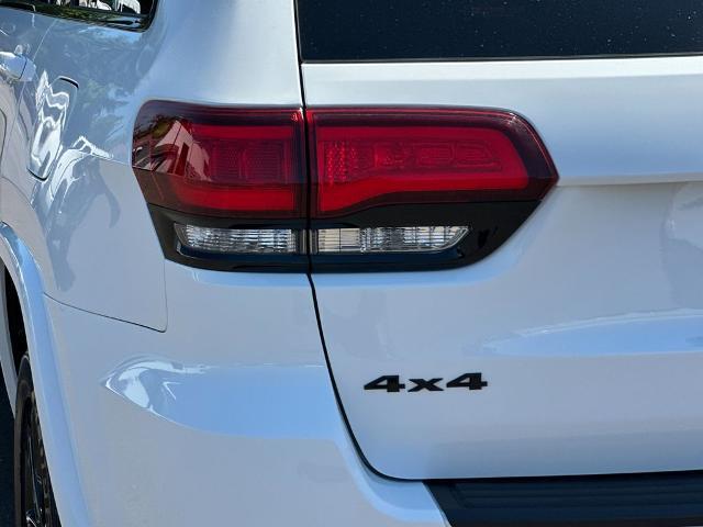 2022 Jeep Grand Cherokee Laredo X 4x4