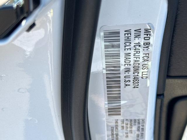 2022 Jeep Grand Cherokee Laredo X 4x4