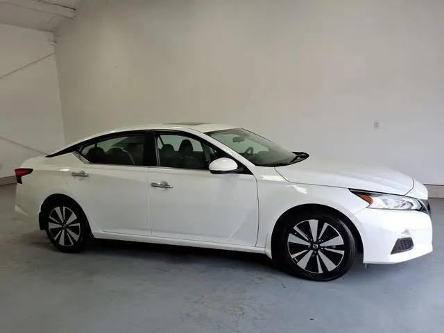 2022 Nissan Altima SV FWD