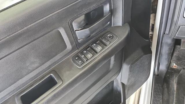 2018 Ram 2500 Tradesman Crew Cab 4x4 8' Box