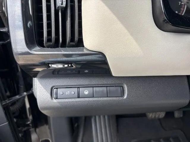 2024 Nissan Pathfinder SV 4WD