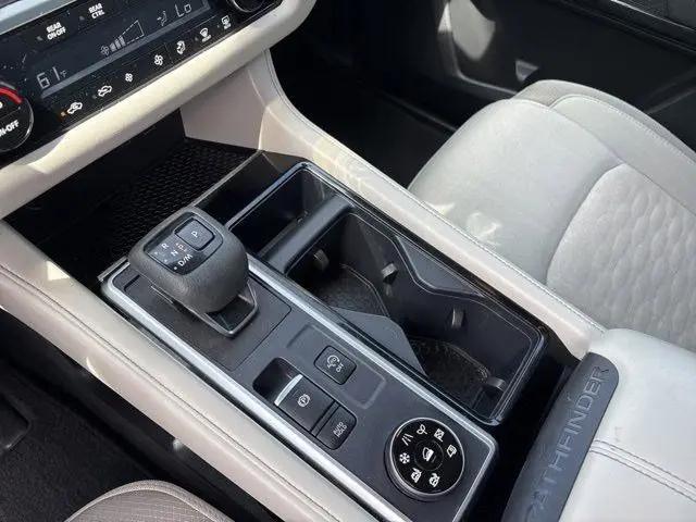 2024 Nissan Pathfinder SV 4WD