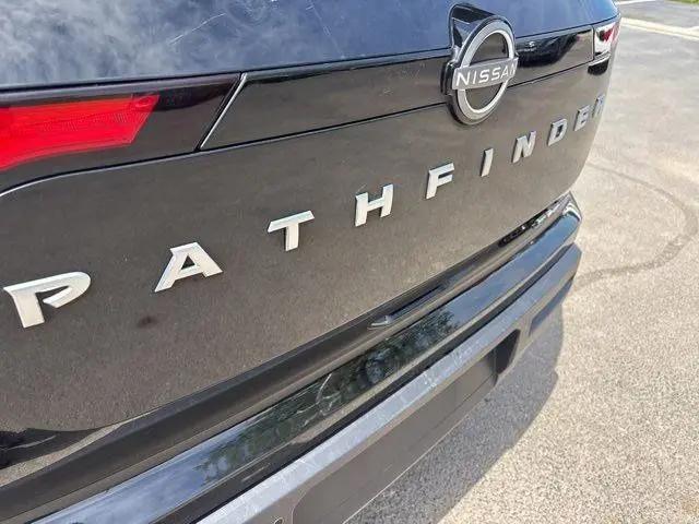 2024 Nissan Pathfinder SV 4WD
