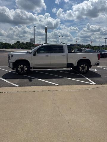 2024 GMC Sierra 2500HD 4WD Crew Cab Standard Bed Denali