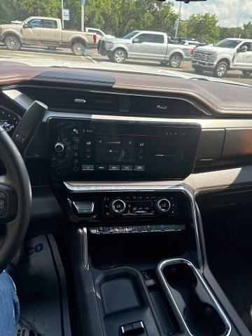 2024 GMC Sierra 2500HD 4WD Crew Cab Standard Bed Denali